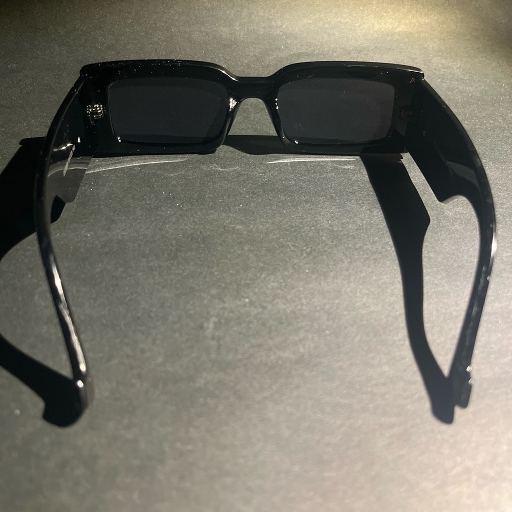 Gucci Black Rectangular Sunglasses - image 3